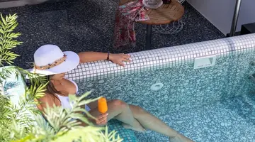 Pearl SeaBreeze Suites
