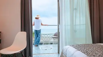 Pearl SeaBreeze Suites