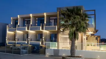 Pearl SeaBreeze Suites