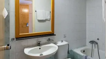 Pearl SeaBreeze Suites