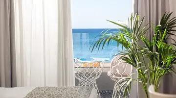 Pearl SeaBreeze Suites