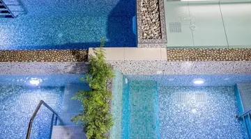 Pearl SeaBreeze Suites