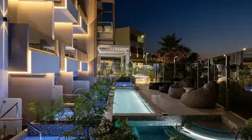 Pearl SeaBreeze Suites