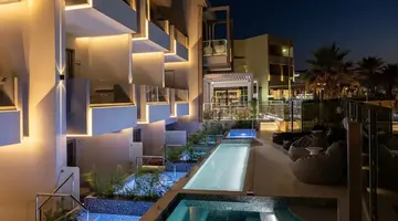 Pearl SeaBreeze Suites