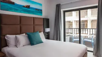 Pebbles Resort St Paul's Bay