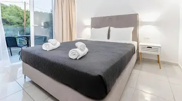 Pefkos Breeze