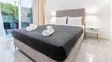 Pefkos Breeze