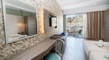 Pegasos Deluxe Beach Hotel