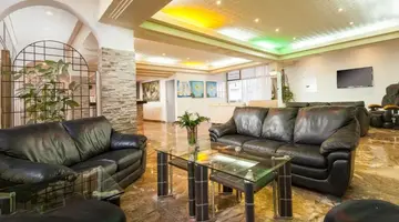 PENELOPE BEACH HOTEL APTS