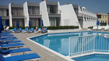PENELOPE BEACH HOTEL APTS