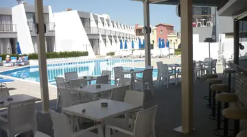 PENELOPE BEACH HOTEL APTS