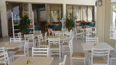 PENELOPE BEACH HOTEL APTS