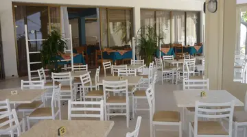 PENELOPE BEACH HOTEL APTS