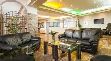 PENELOPE BEACH HOTEL APTS