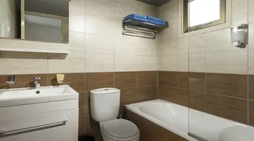 PENELOPE BEACH HOTEL APTS