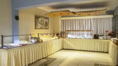PENELOPE BEACH HOTEL APTS