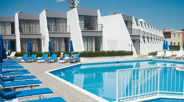 PENELOPE BEACH HOTEL APTS