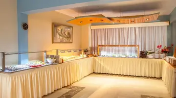 PENELOPE BEACH HOTEL APTS