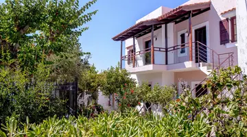 PENNYSTELLA APARTMENTS & STUDIOS