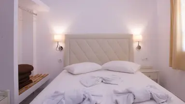 PENNYSTELLA APARTMENTS & STUDIOS