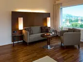 Penz Hotel West