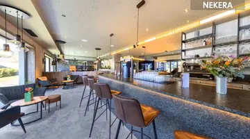 PEOPLE'S HOTEL