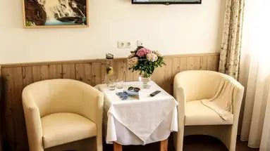 PEOPLE S HOTEL