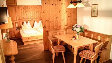 PEOPLE S HOTEL