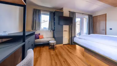 PEOPLES Hotel