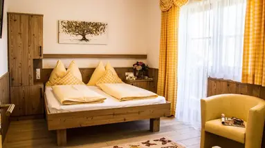 PEOPLES Hotel