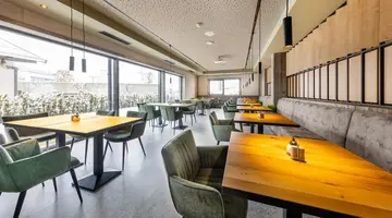 PEOPLES Hotel