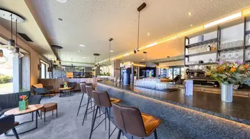 PEOPLES Hotel