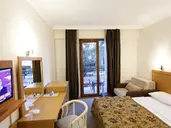 PERDIKIA BEACH HOTEL