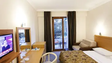 PERDIKIA BEACH HOTEL