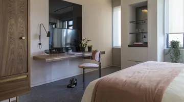 Perianth Hotel
