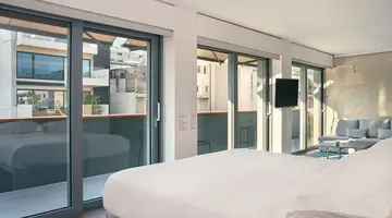 Periscope Hotel