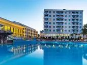 Perla Beach Club