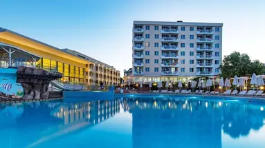 Perla Beach Club