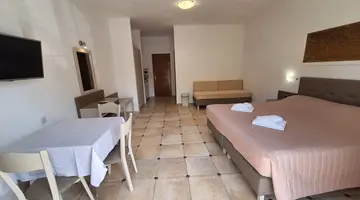 PERLA BEACH HOTEL APARTMENTS