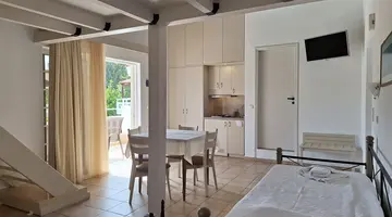 PERLA BEACH HOTEL APARTMENTS