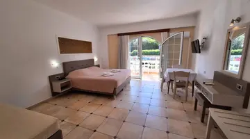 PERLA BEACH HOTEL APARTMENTS