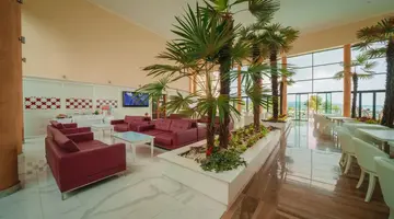 Perla Gold & Luxury Club