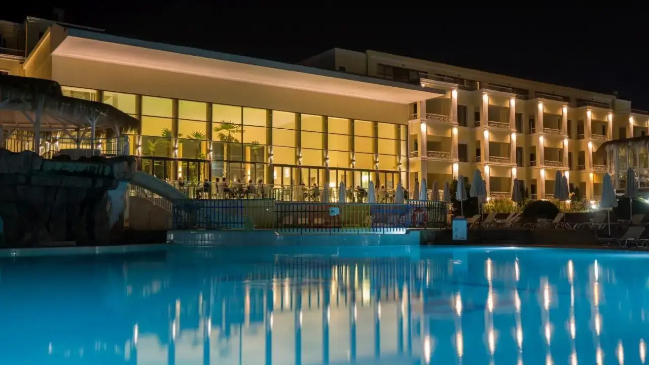 Perla Gold & Luxury Club