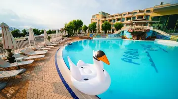 Perla Gold & Luxury Club