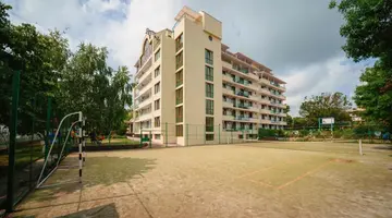 Perla Plaza Club