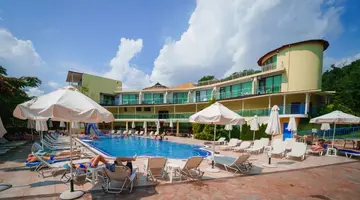 Perla Sun Club