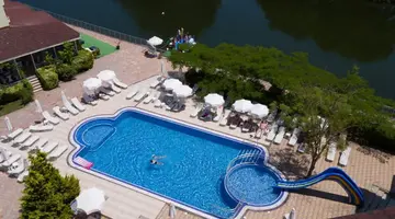 Perla Sun Club