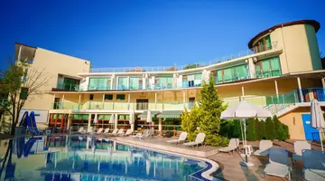 Perla Sun Club
