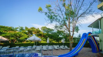 Perla Sun Club