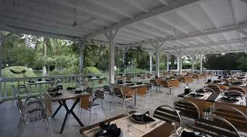 Perre La Mer Hotel